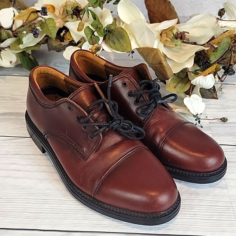 Dockers Gordon Men's capped toe leather oxfords in brown Size 9
